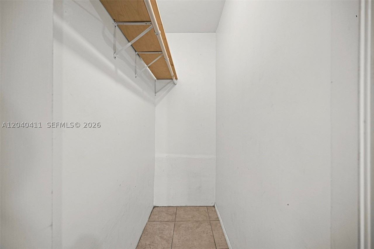 5069 Nw 41st Ct - Photo 5 of 6