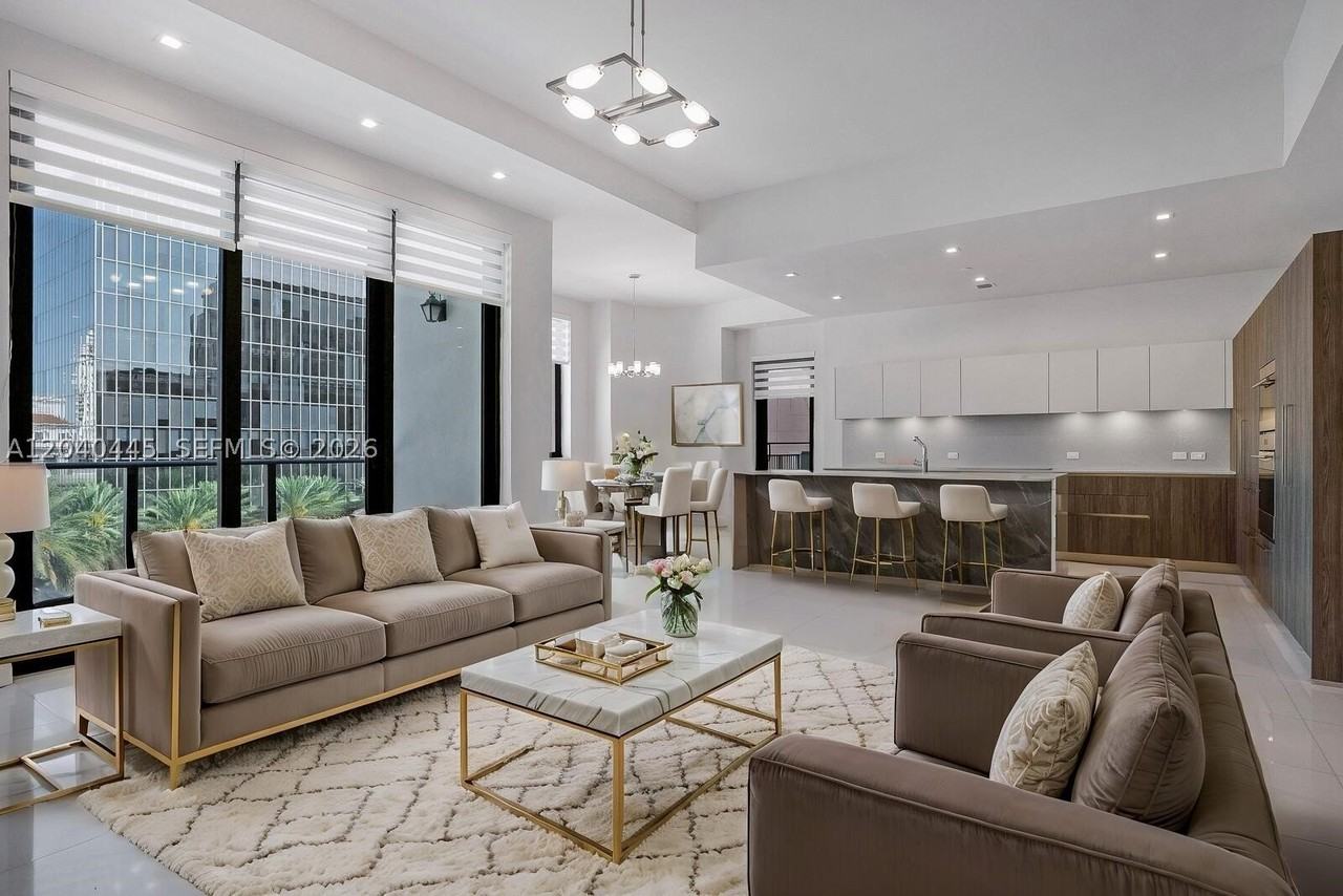 275 Giralda Ave #6C