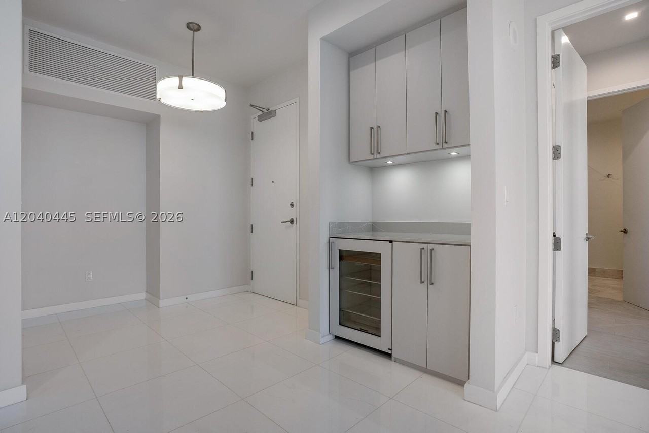 275 Giralda Ave #6C - Photo 4 of 45