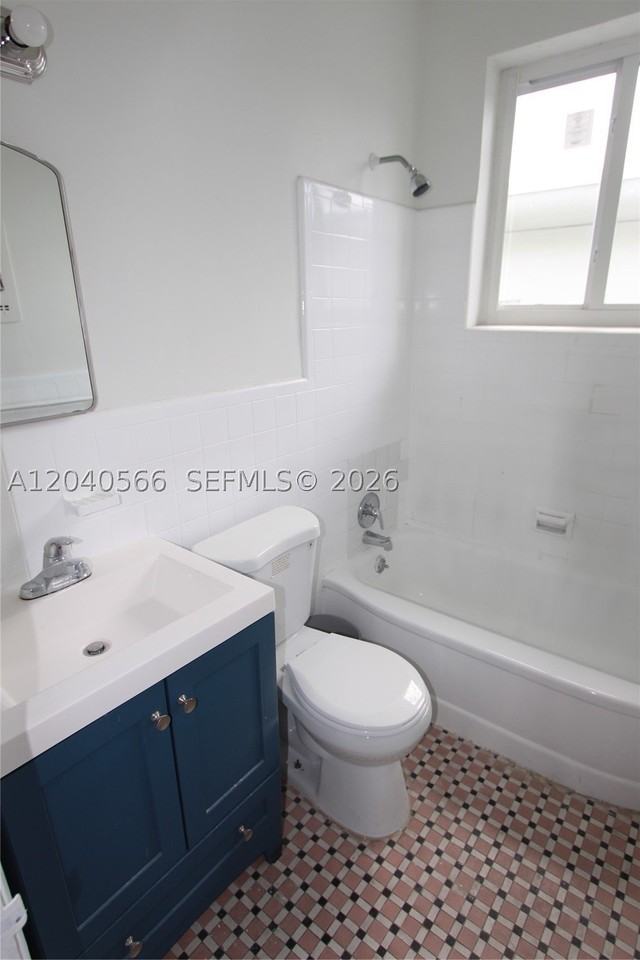 1115 Euclid Ave #11 - Photo 2 of 11