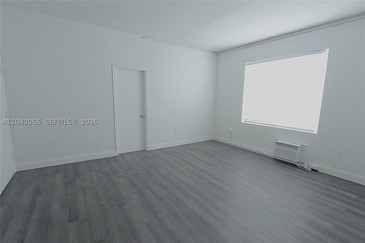 1115 Euclid Ave #11 - Photo 4 of 11