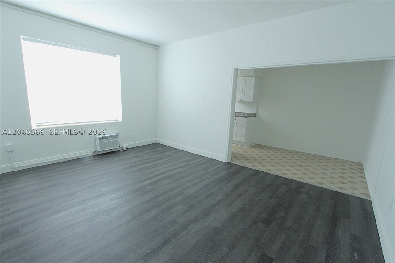 1115 Euclid Ave #11 - Photo 5 of 11