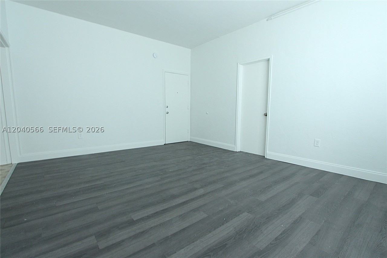 1115 Euclid Ave #11 - Photo 7 of 11