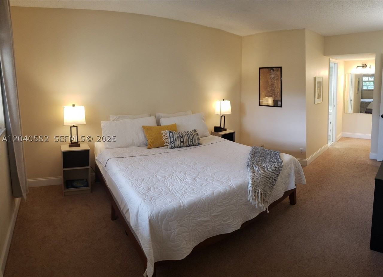 550 Oaks Ln #202 - Photo 5 of 20