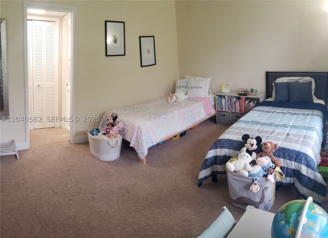 550 Oaks Ln #202 - Photo 6 of 20