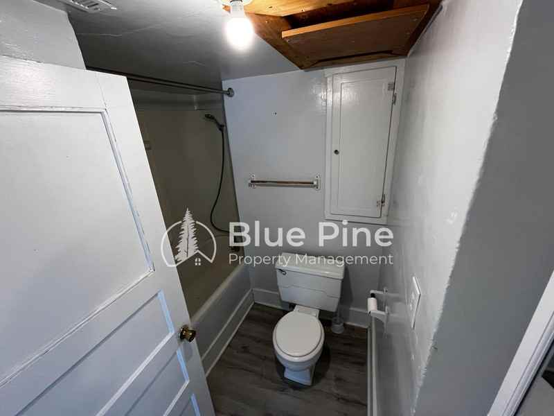 252 N Shilling Ave #4 - Photo 7 of 13