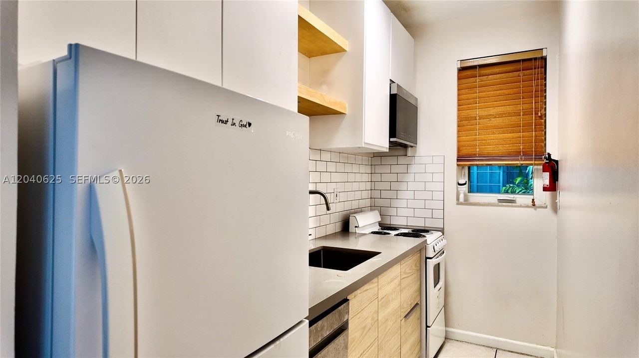 822 Lenox Ave #5 - Photo 6 of 10
