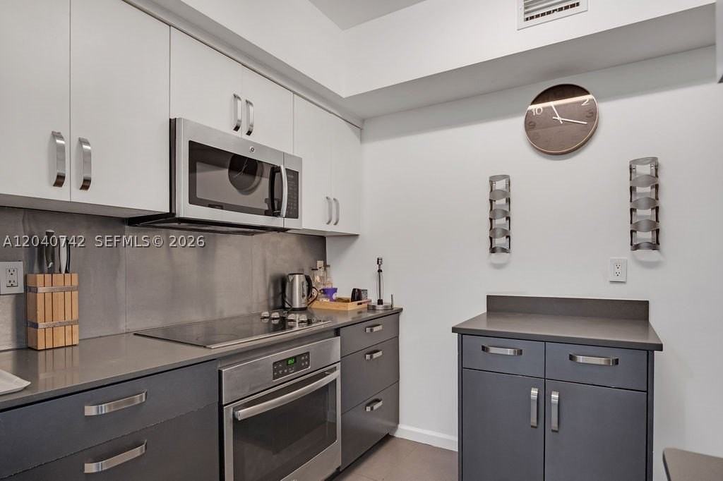 747 Michigan Ave #201 - Photo 4 of 24