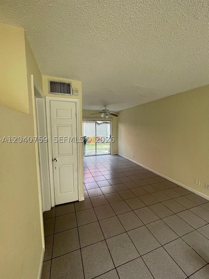 5305 Nw 27th St #6C