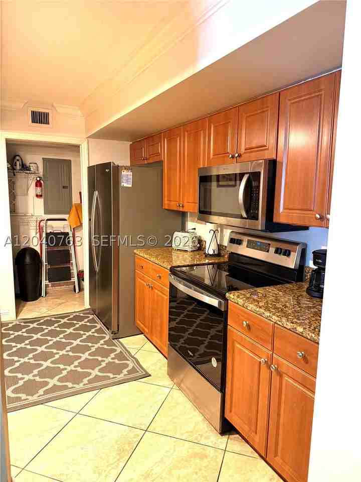 6917 Collins Ave #506 - Photo 3 of 22