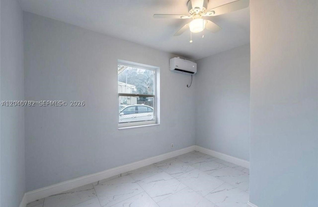 425 Nw 14th Way - Photo 4 of 14