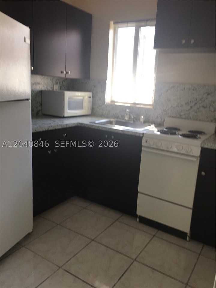 960 Biarritz Dr #2 - Photo 4 of 9