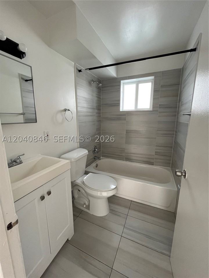 960 Biarritz Dr #2 - Photo 5 of 9