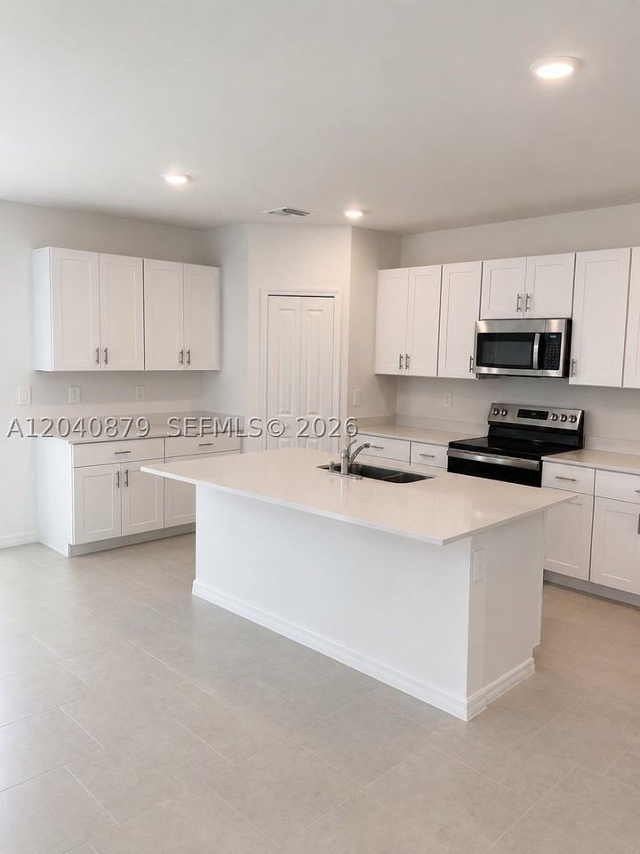 19619 Fairhill Ct #NA - Photo 4 of 23
