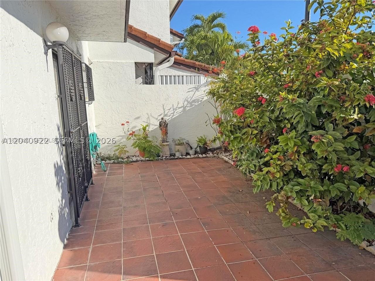 1331 Sw 124th Ct #E3 - Photo 3 of 30