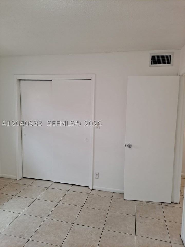 2560 Nw 52nd Ave #C18 - Photo 6 of 10