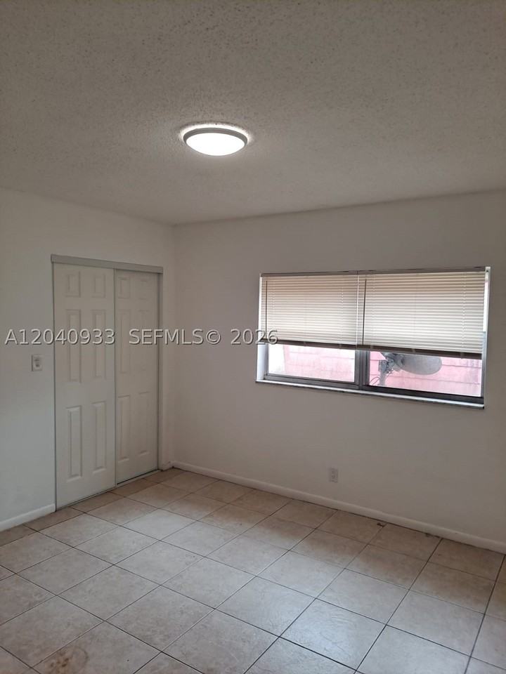 2560 Nw 52nd Ave #C18 - Photo 7 of 10