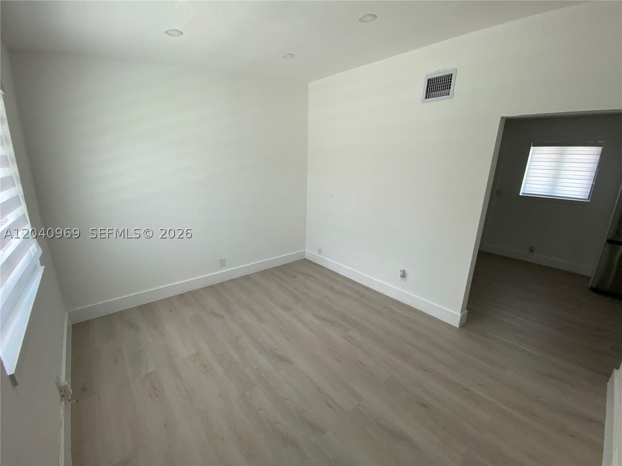 1170 Nw 25th St #1170 - Photo 5 of 13