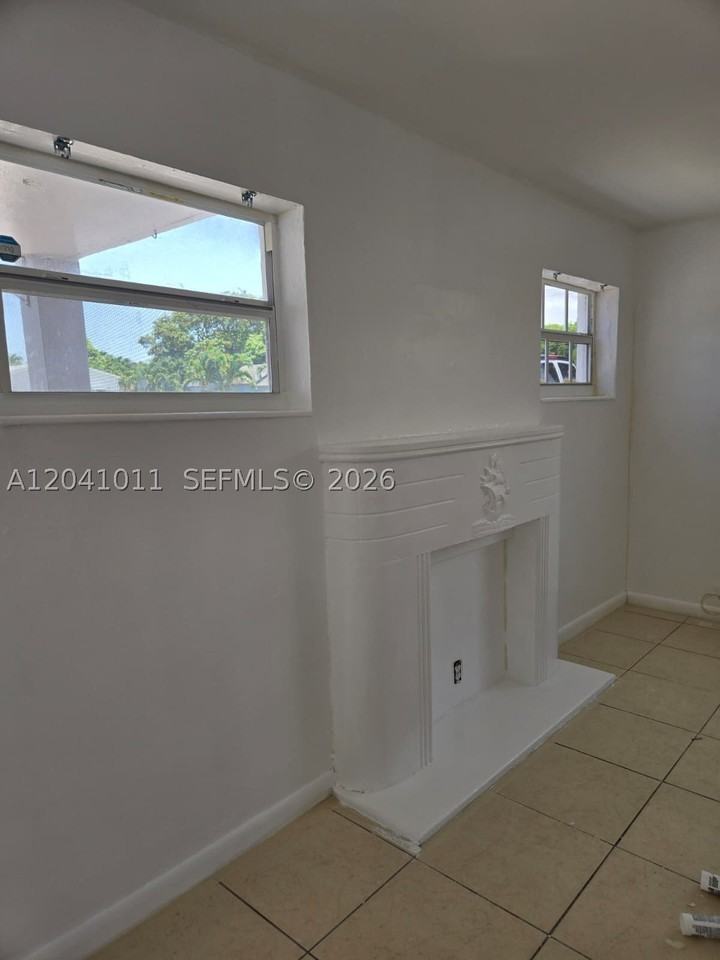 2325 Madison St #1 - Photo 4 of 9