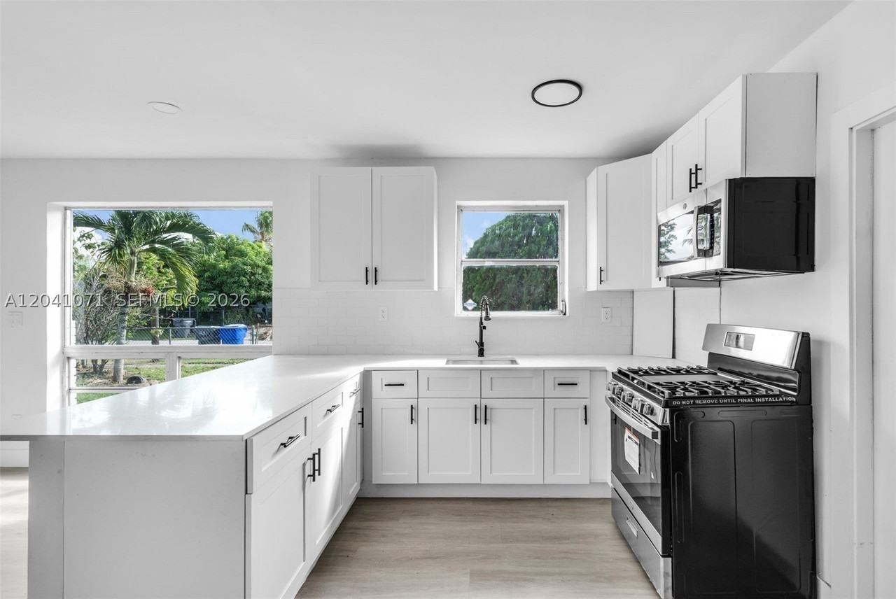 6831 Greene St #6831 - Photo 7 of 29