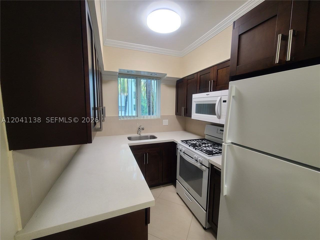 220 Collins Ave #3B - Photo 2 of 10