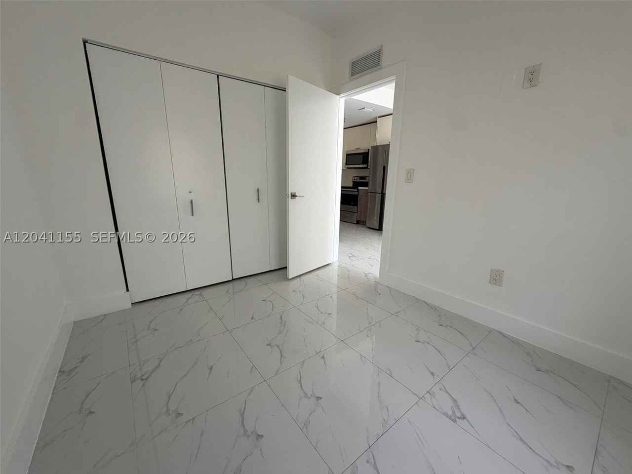 111 Sw 11th Ave #5 - Photo 6 of 11