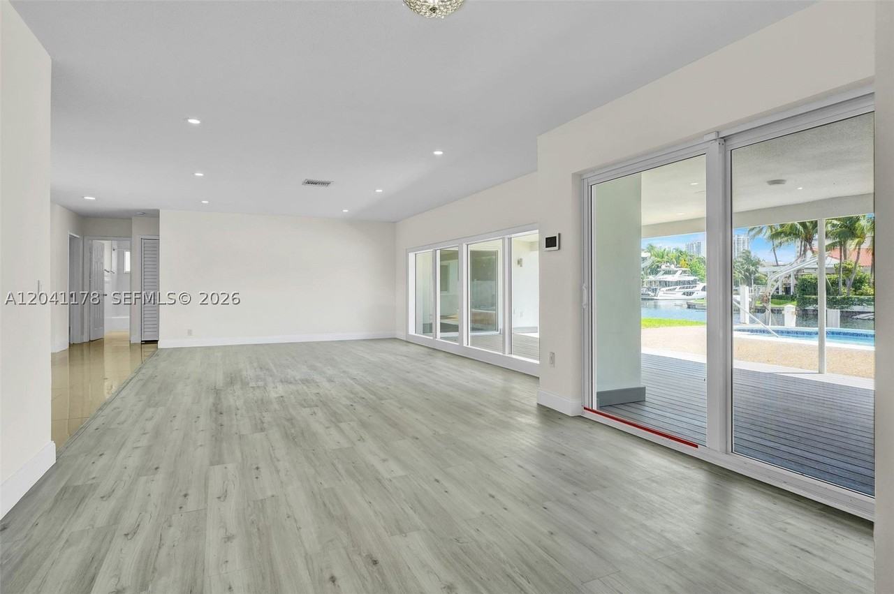 16453 Ne 33rd Ave - Photo 7 of 35