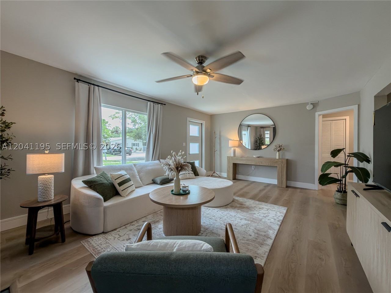 1813 Sw 10th St #1813 - Photo 4 of 36