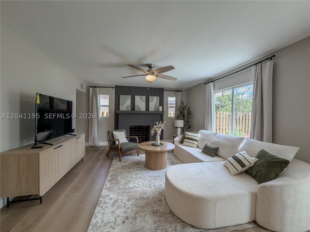 1813 Sw 10th St #1813 - Photo 6 of 36