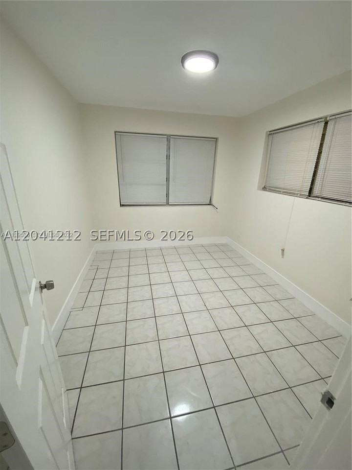 1727 Washington St #1727 - Photo 5 of 8