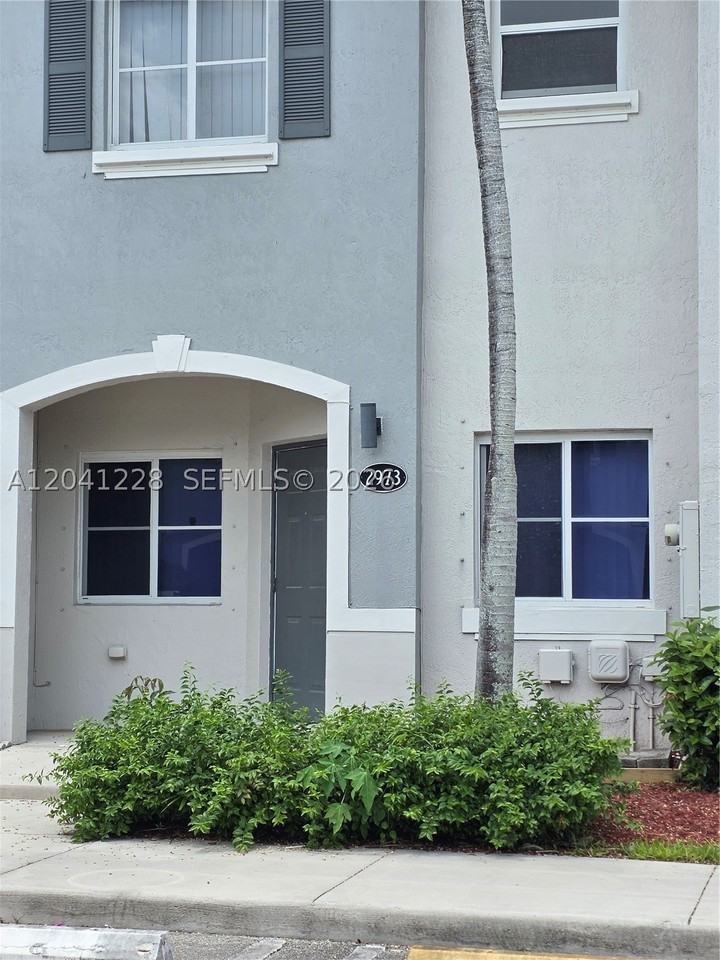 2973 Se 15th Ter - Photo 2 of 27