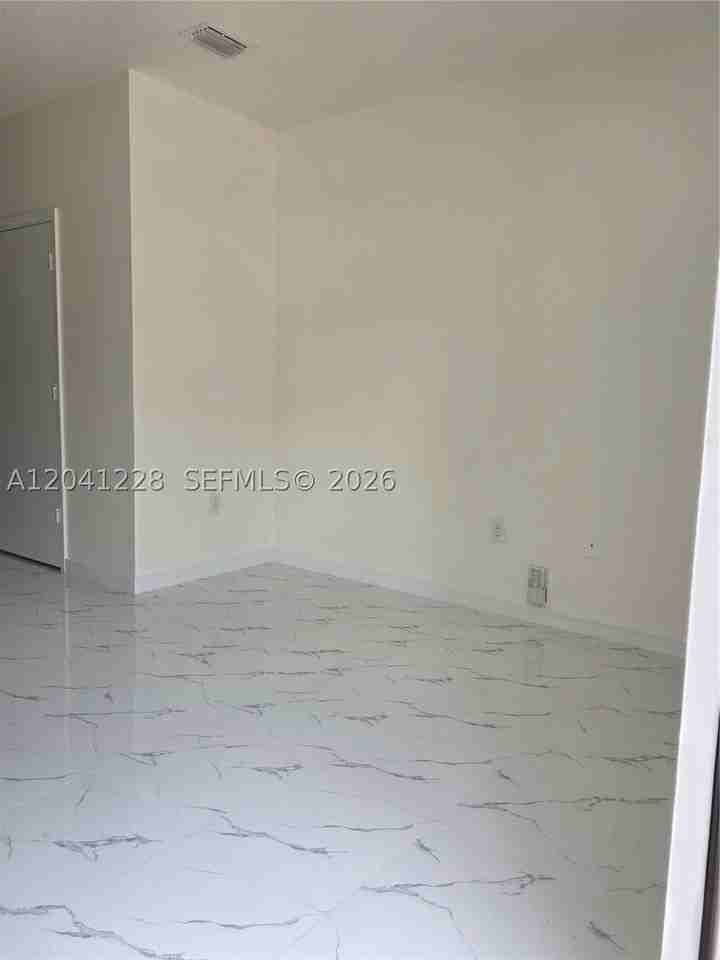2973 Se 15th Ter - Photo 3 of 27