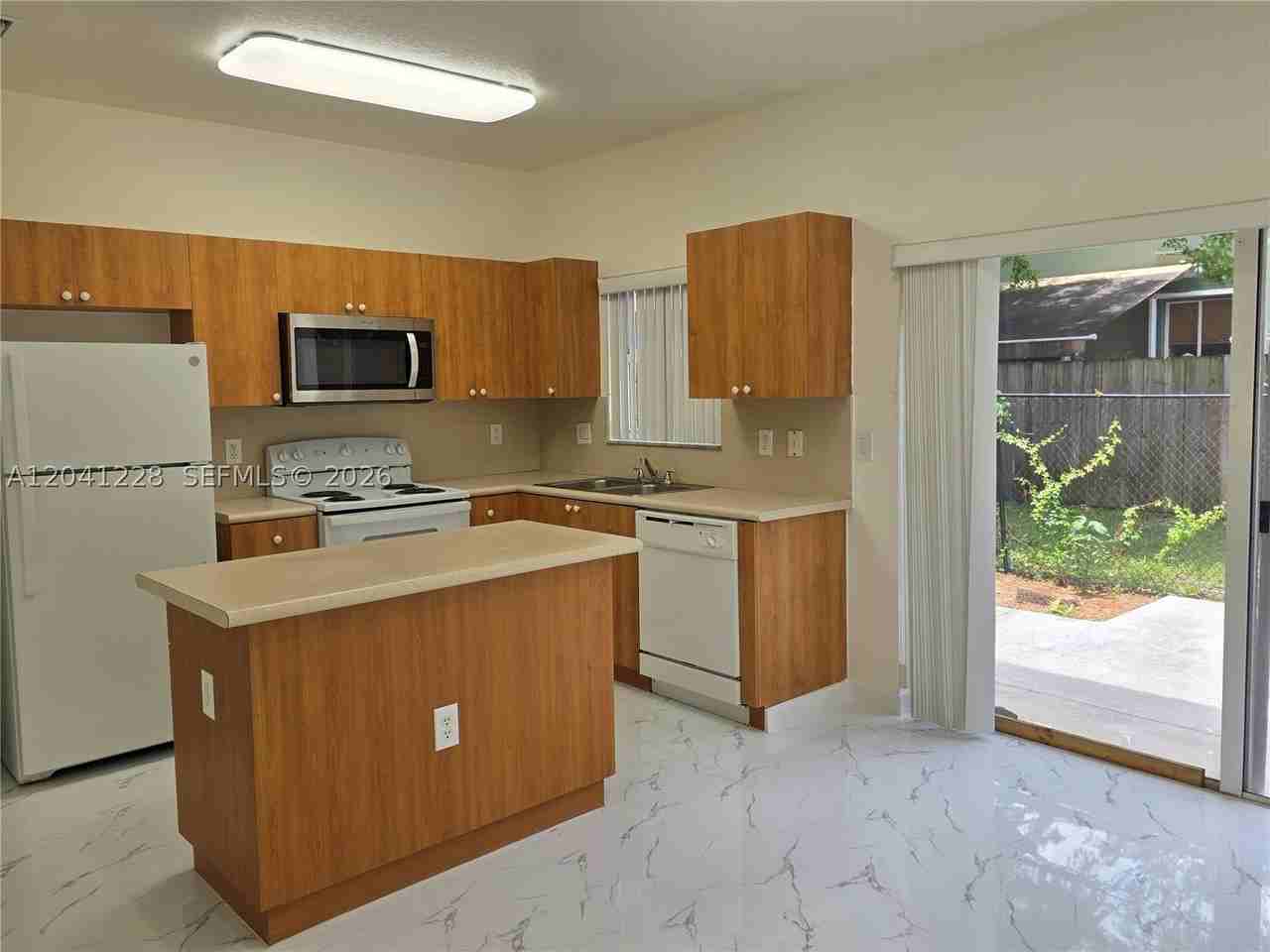 2973 Se 15th Ter - Photo 5 of 27