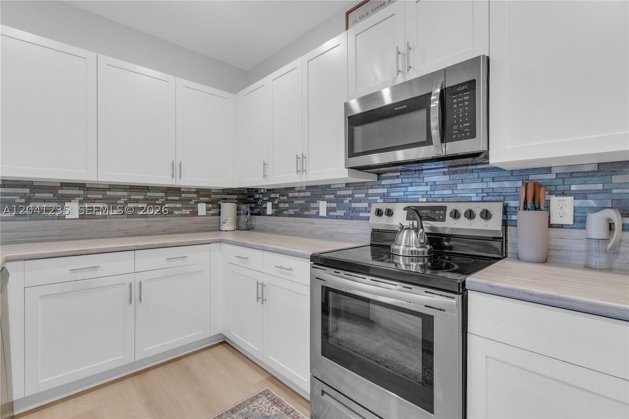 21068 Ne 8th Ave - Photo 6 of 38