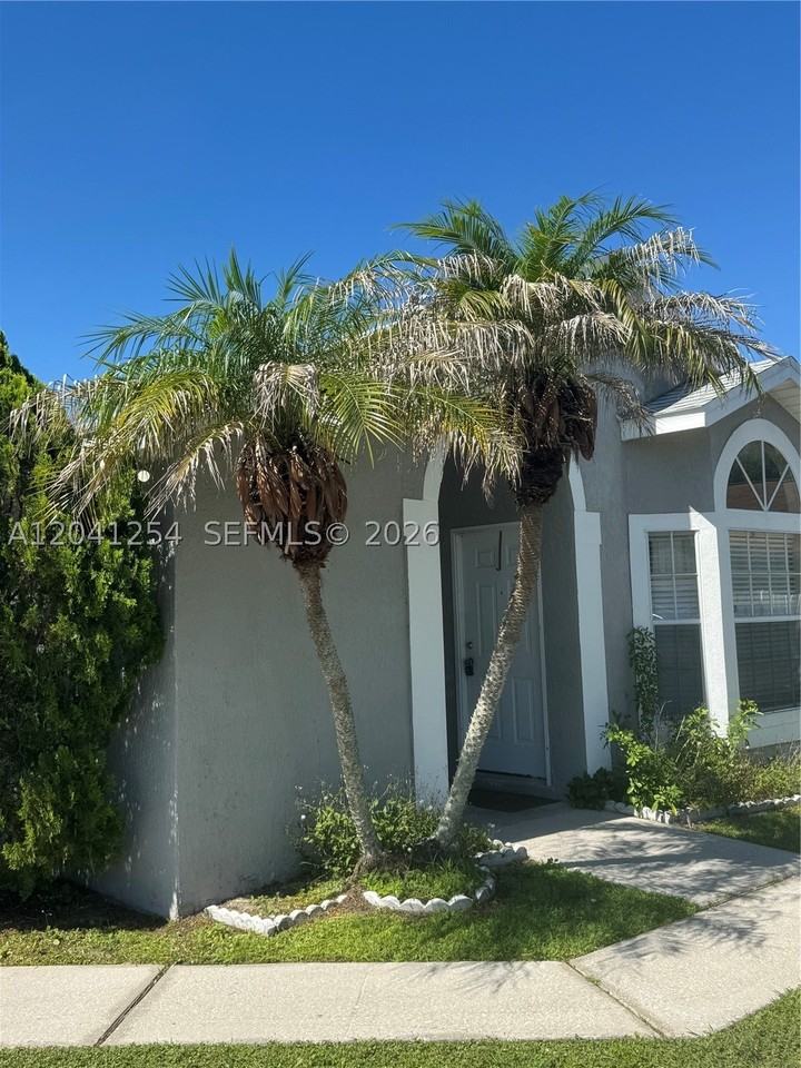 2399 2399 Harbor Town Drive - Photo 3 of 12