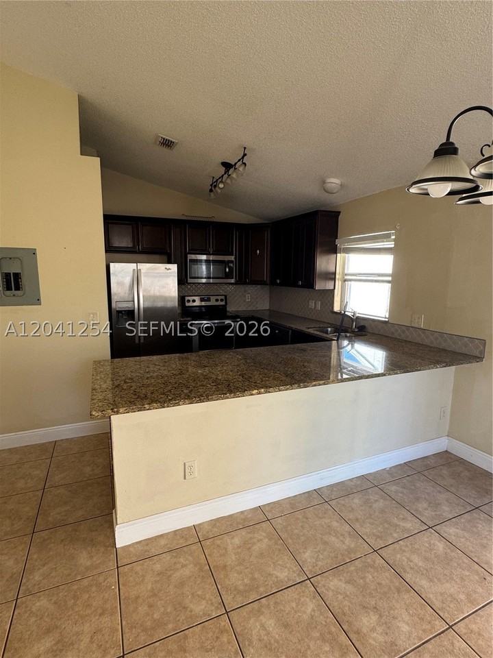 2399 2399 Harbor Town Drive - Photo 7 of 12