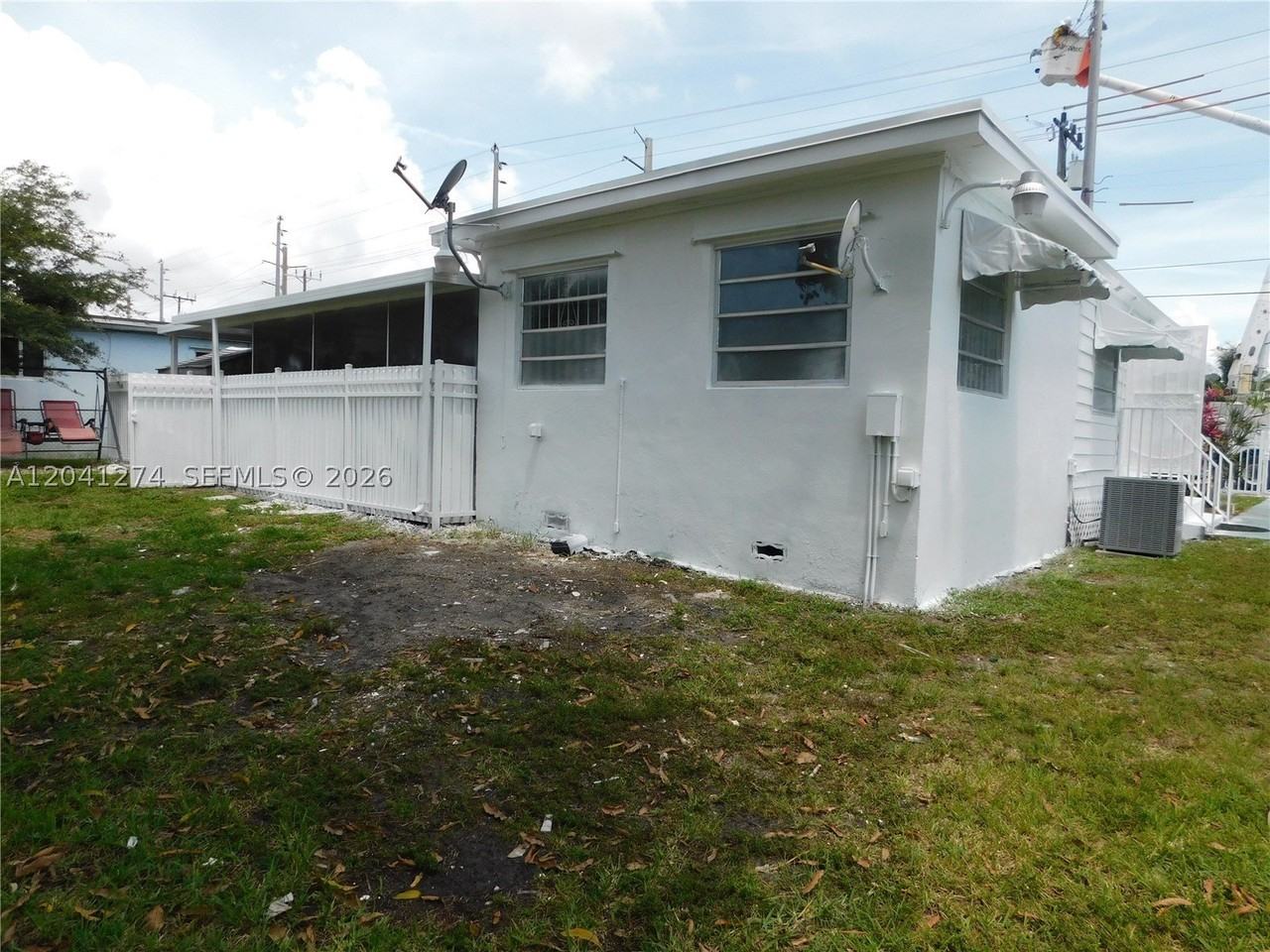 2230 Nw 58th St #B - Photo 3 of 18
