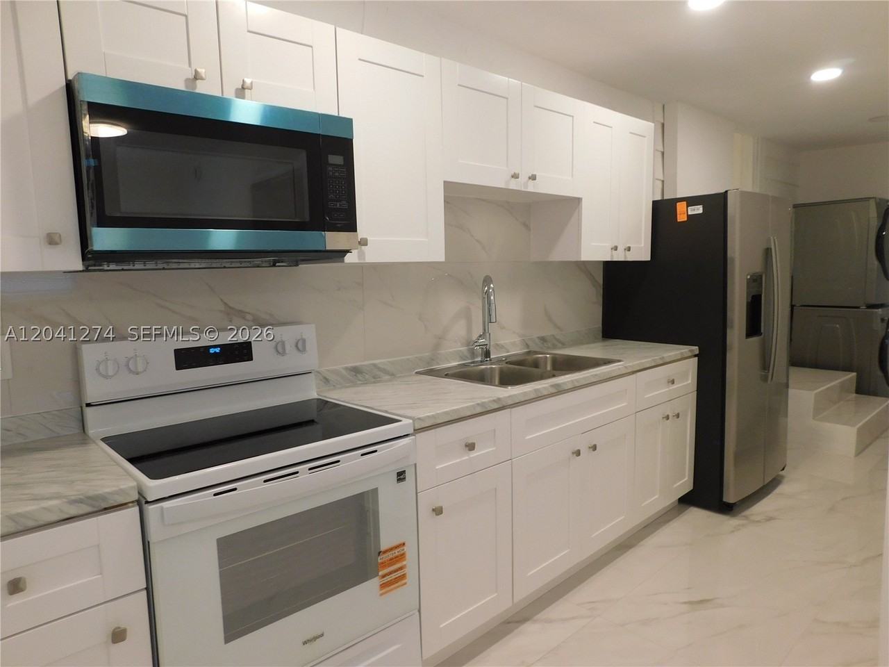 2230 Nw 58th St #B - Photo 6 of 18