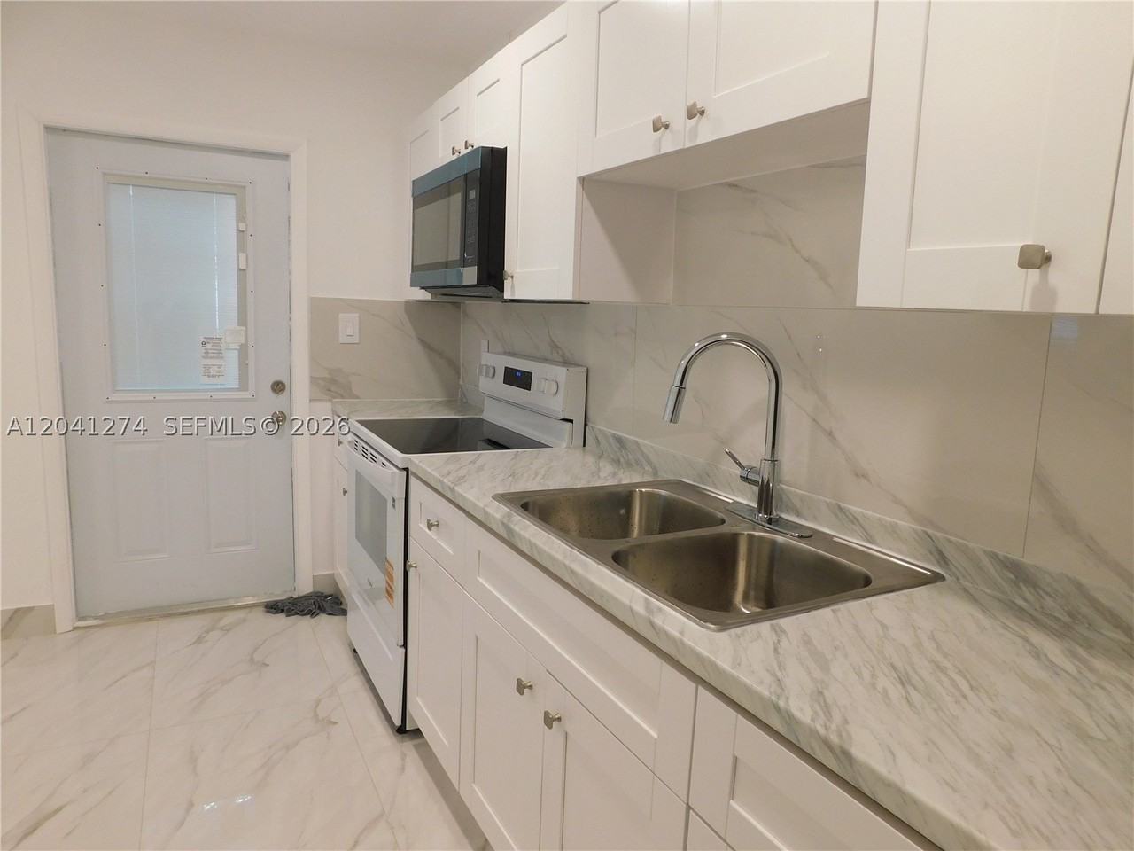 2230 Nw 58th St #B - Photo 7 of 18