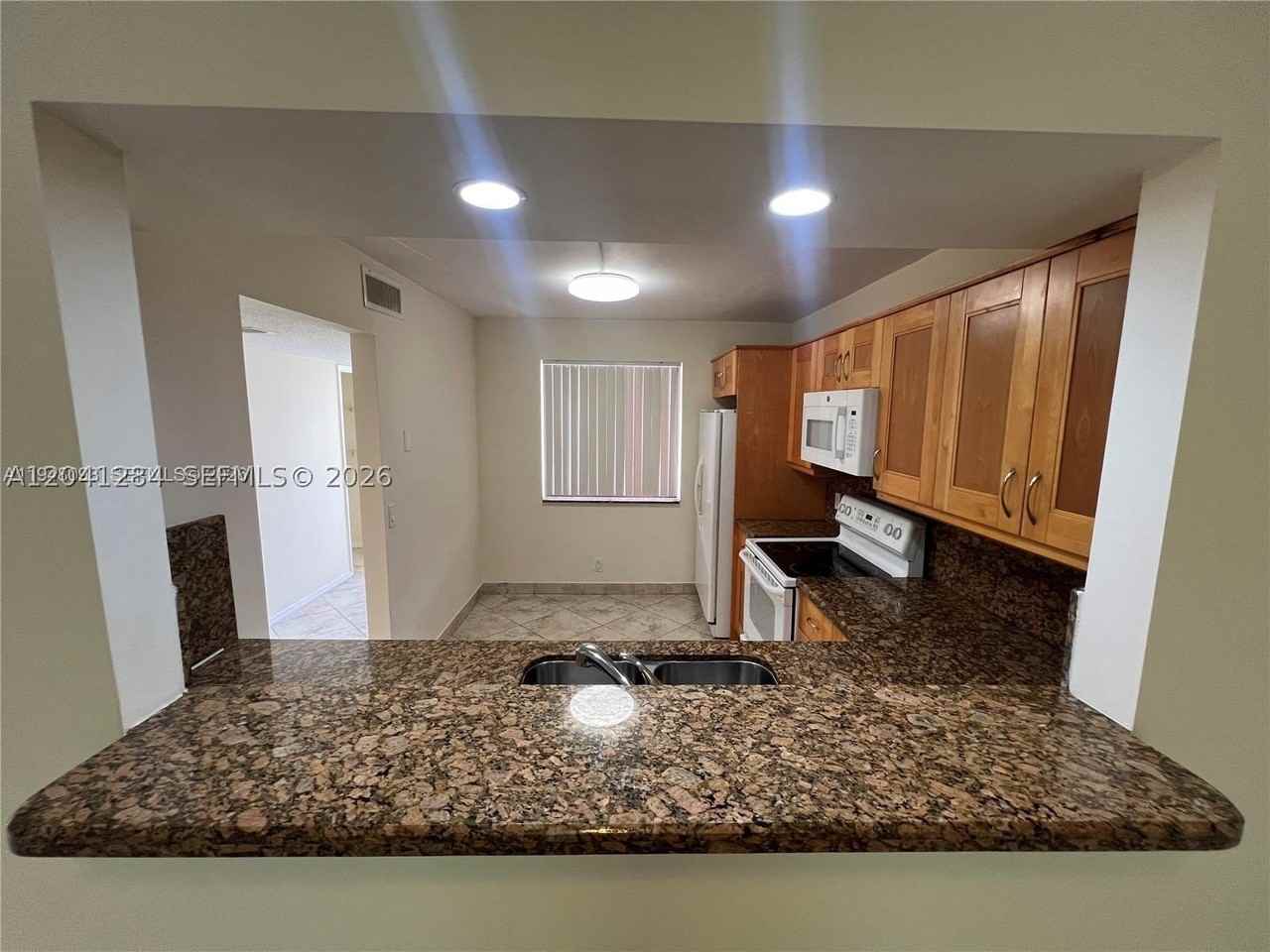 379 Lakeview Dr #205 - Photo 4 of 8