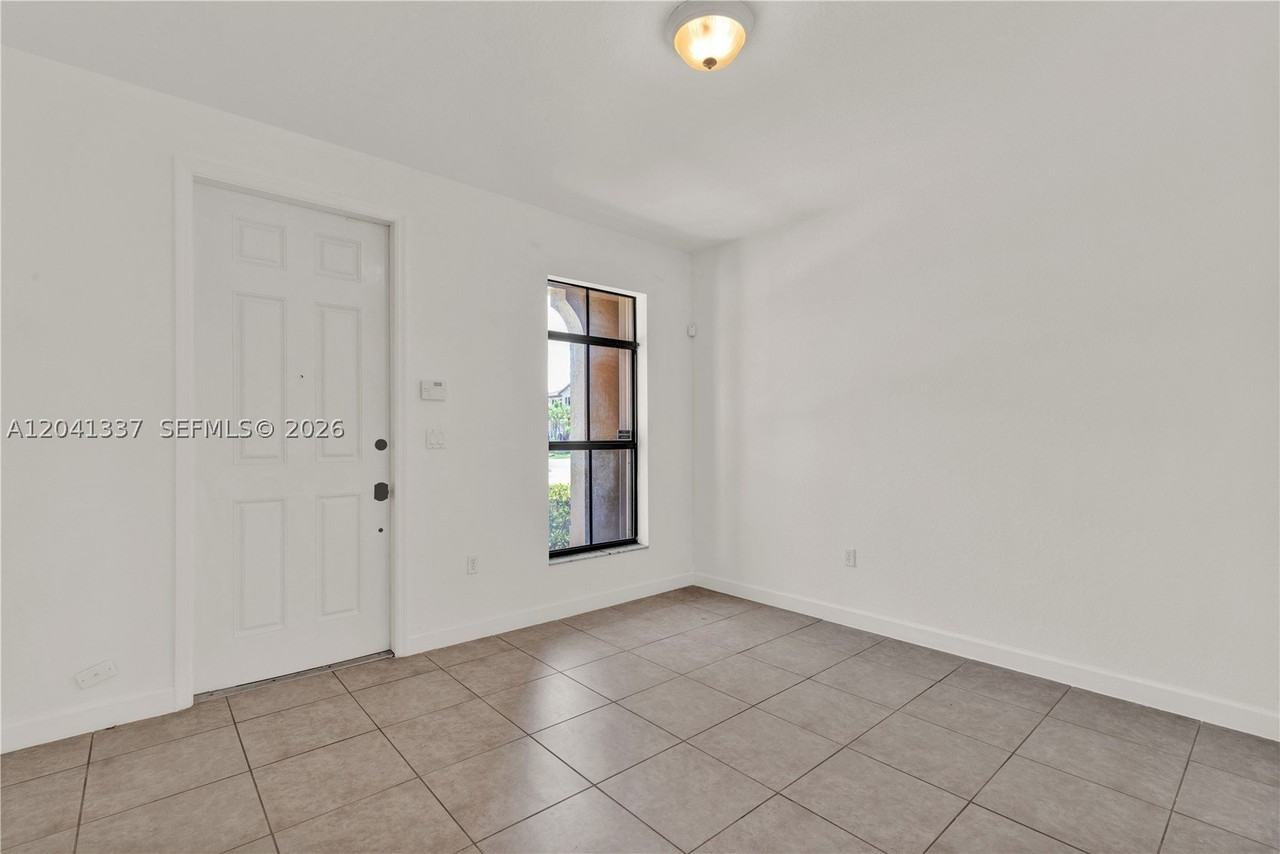 11485 Sw 236th Ln #11485 - Photo 3 of 28