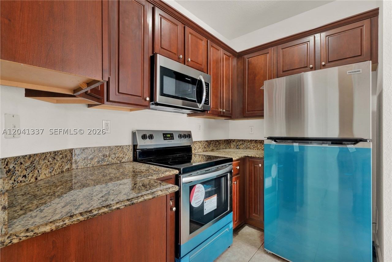 11485 Sw 236th Ln #11485 - Photo 7 of 28