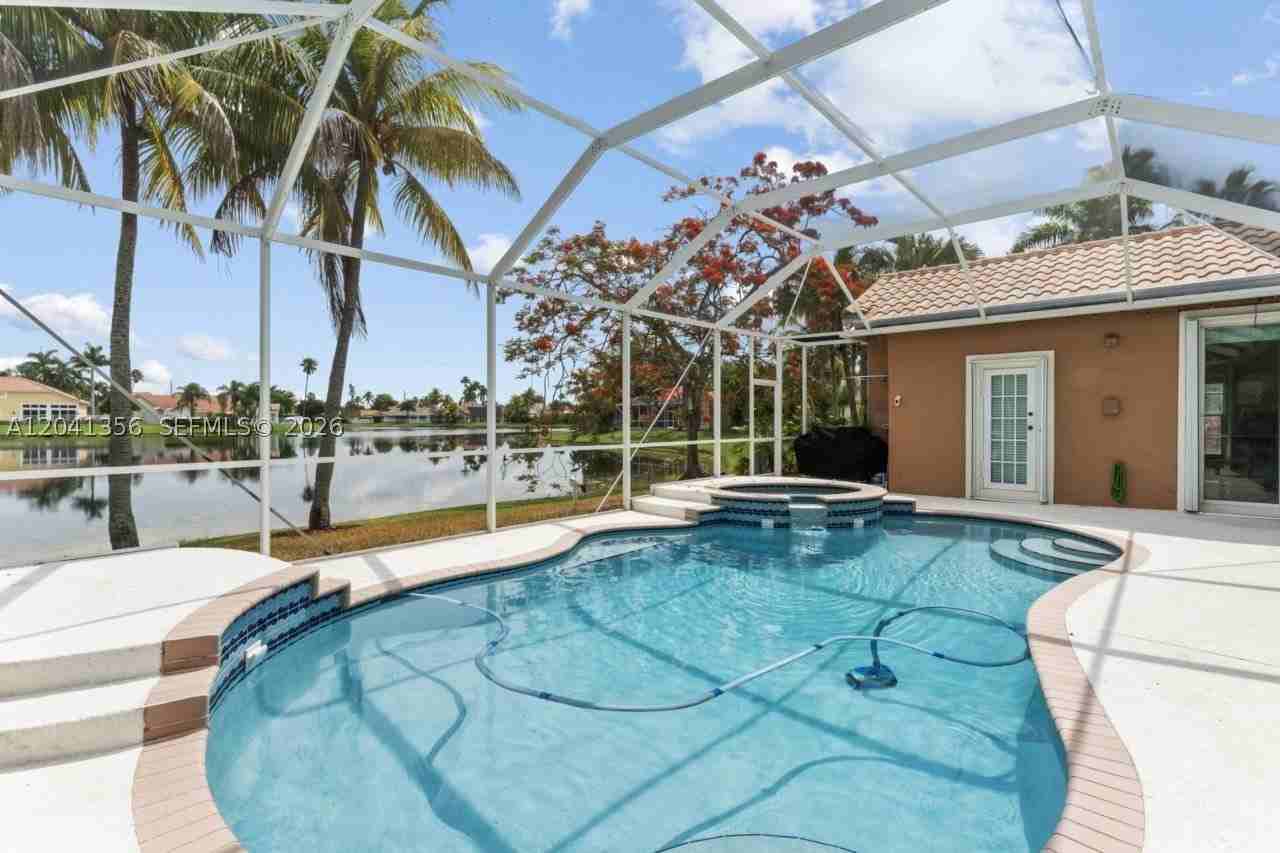 1179 Laguna Springs Dr