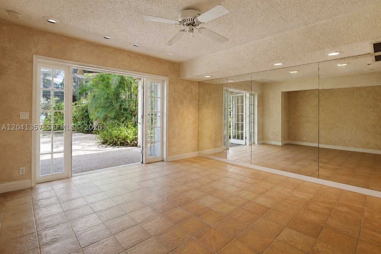 3441 Poinciana Ave - Photo 5 of 21