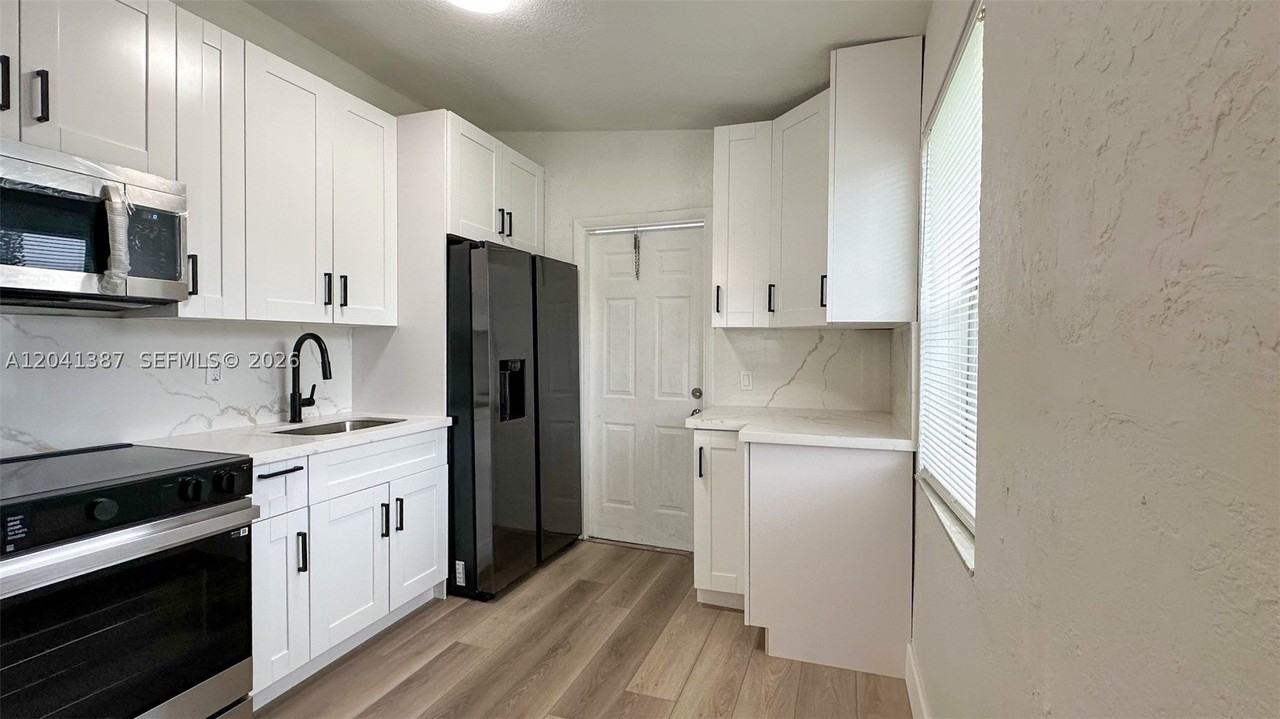 550 Nw 15th Ct
