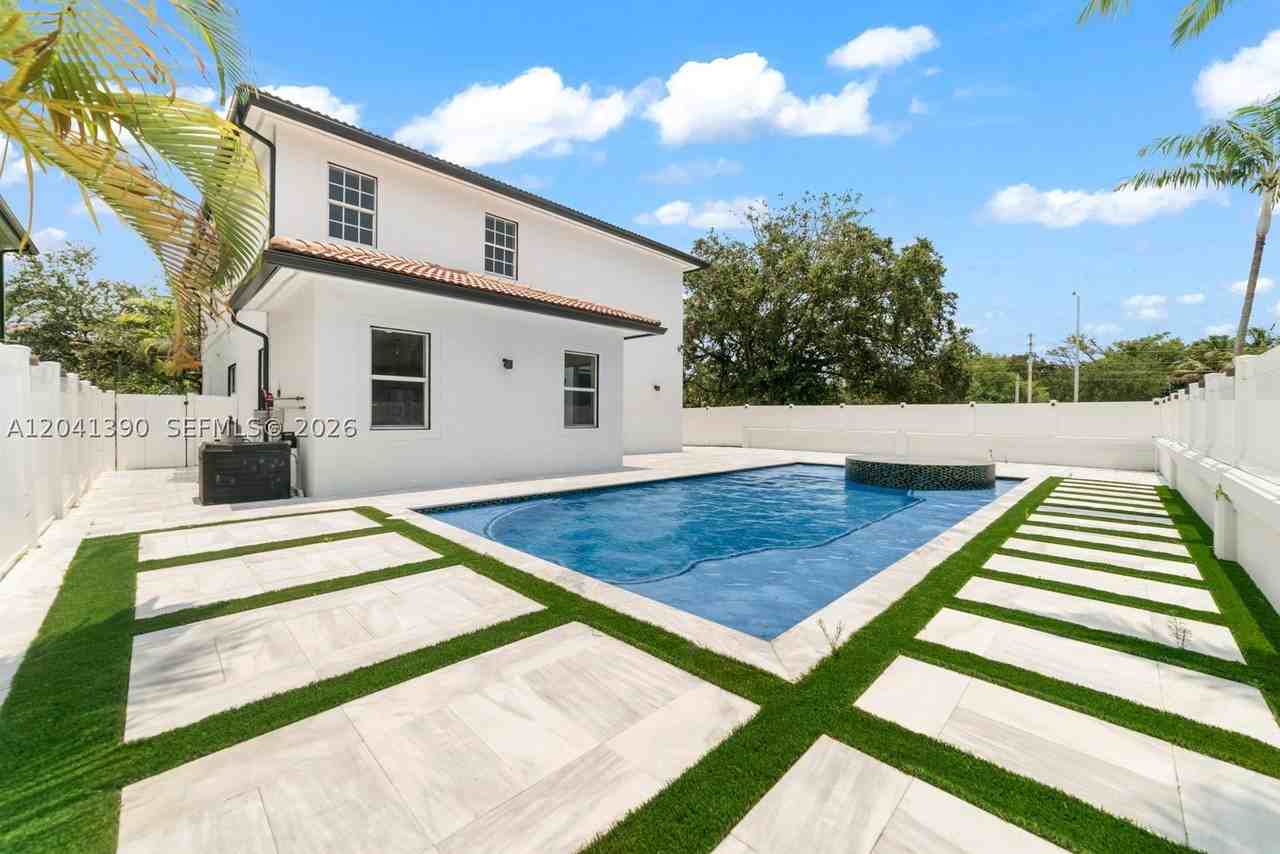 3040 Sw 44th Ct - Photo 3 of 48