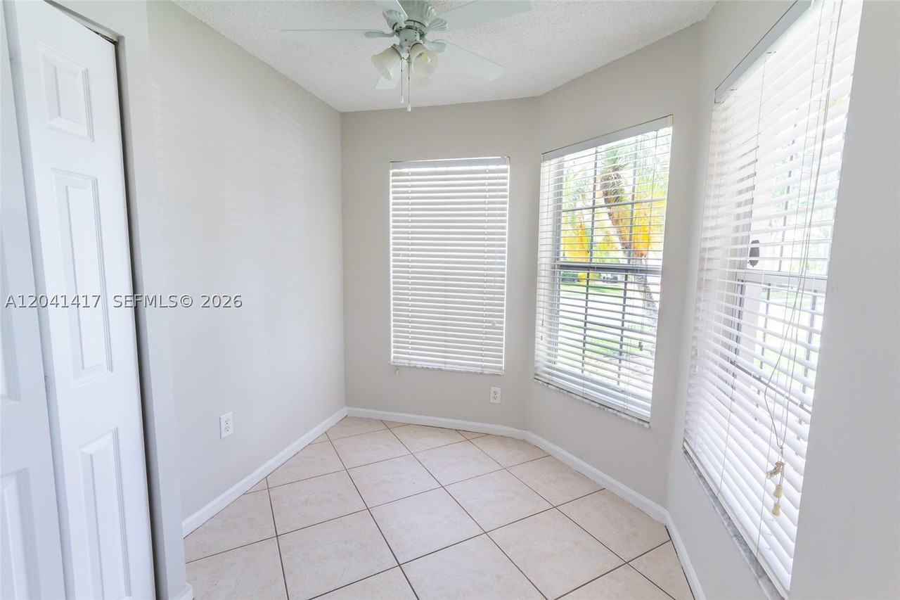 11811 Sw 8th St - Photo 6 of 34