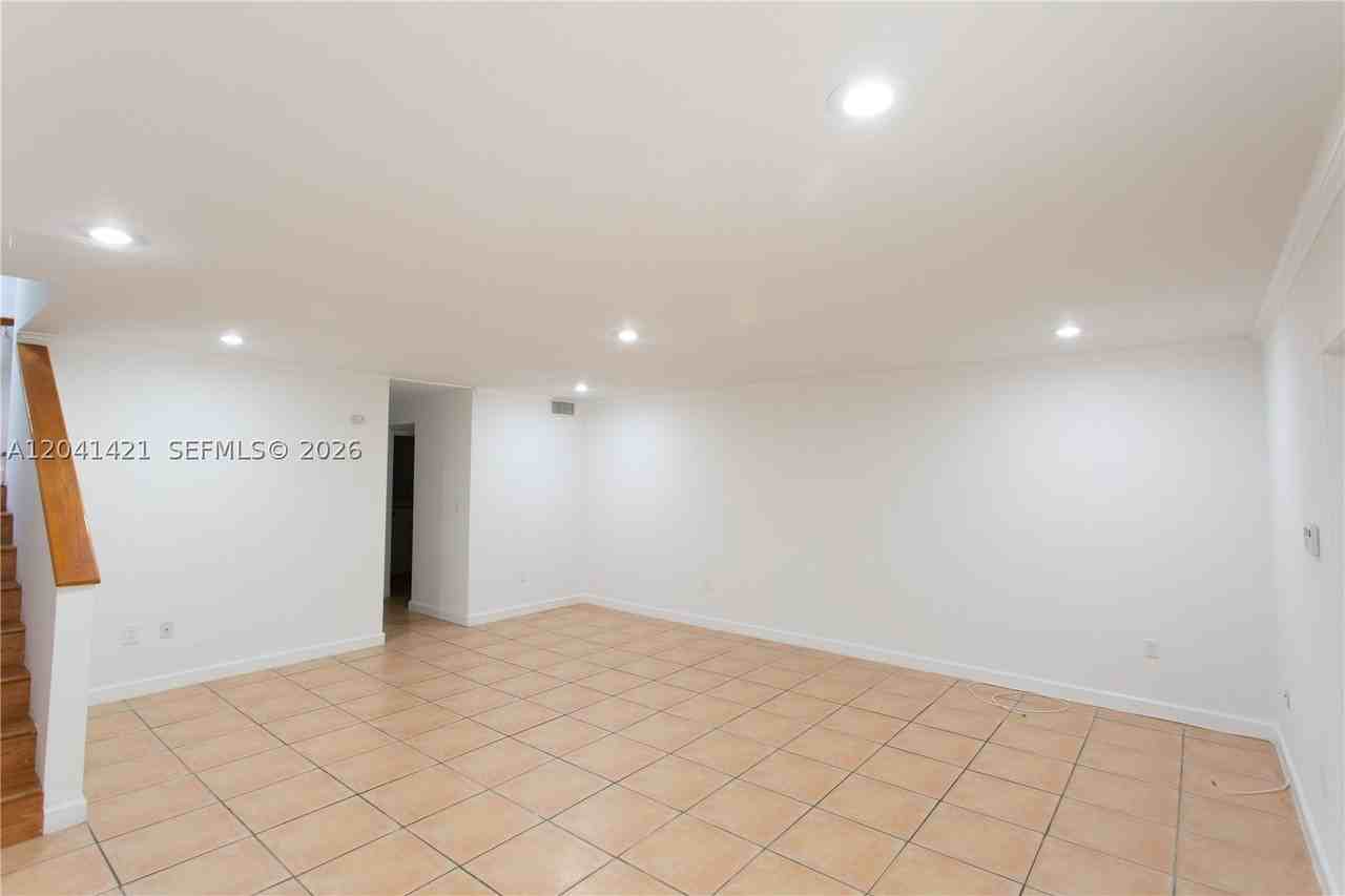 2919 Virginia St - Photo 3 of 12