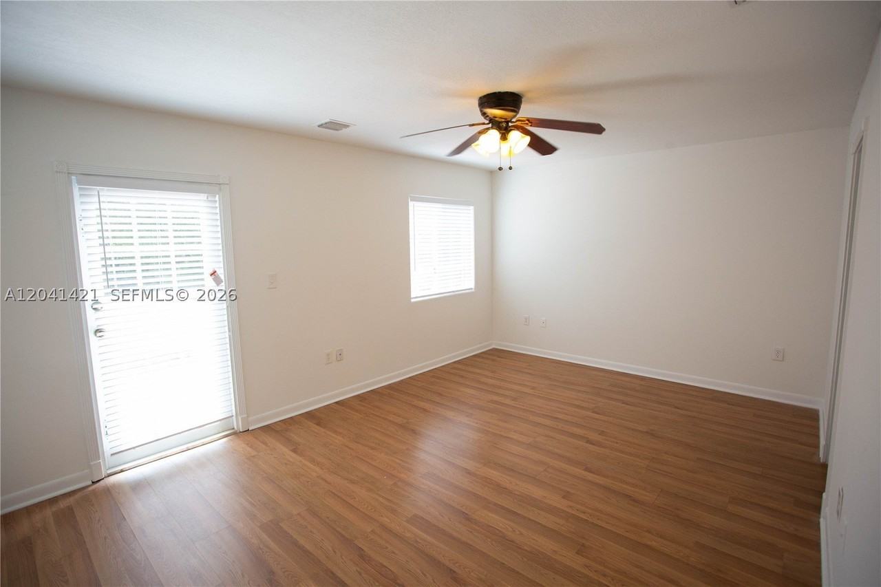 2919 Virginia St - Photo 5 of 12