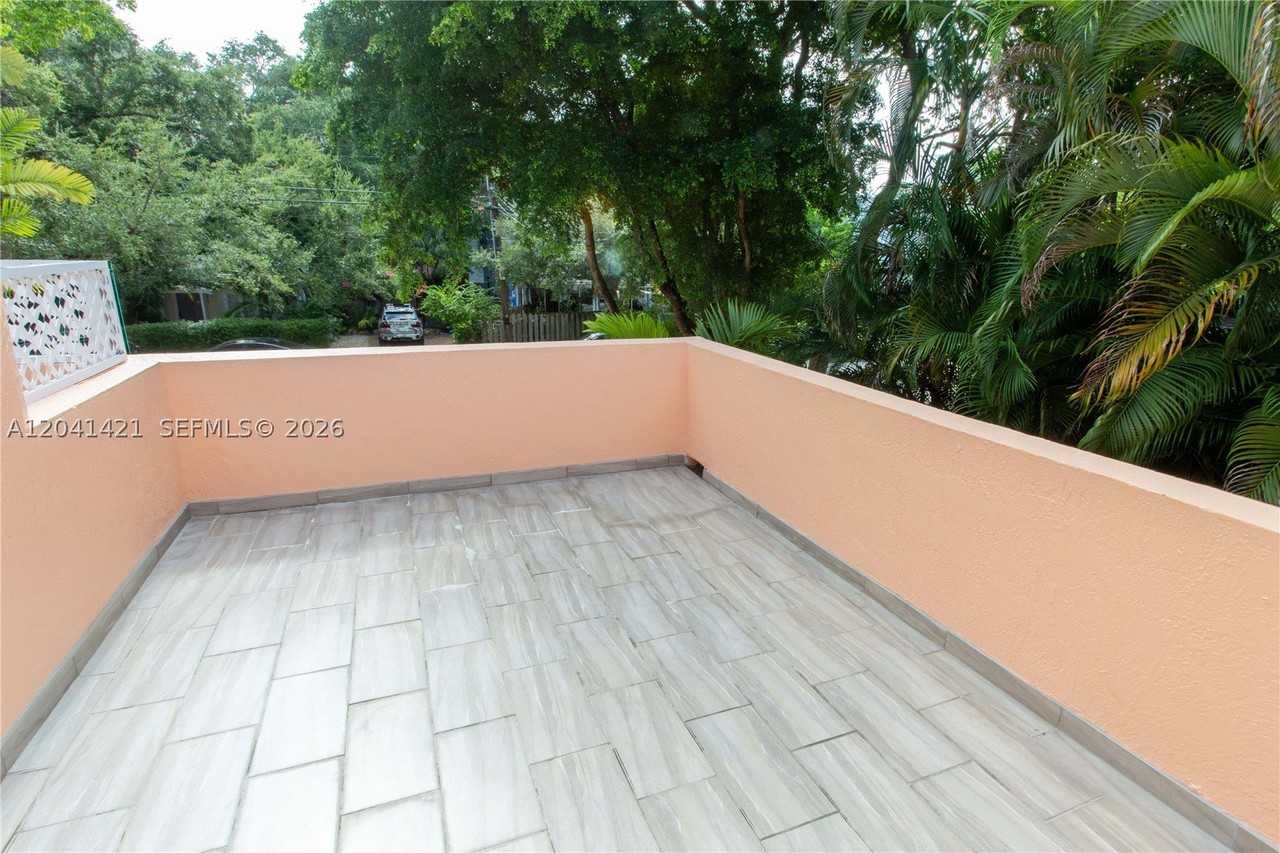 2919 Virginia St - Photo 6 of 12